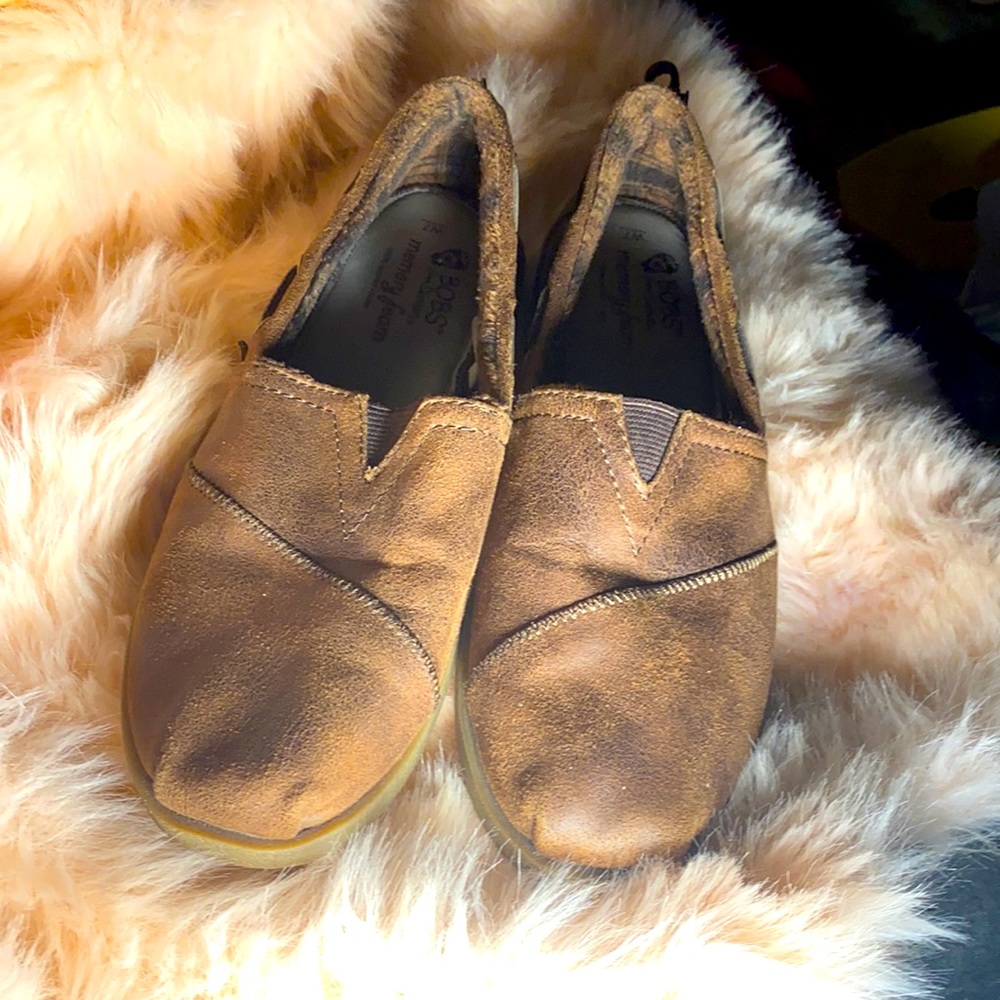 Brown leather bobs